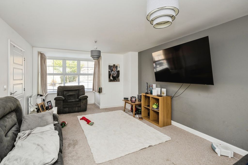Property photo 2 of 18 Photo