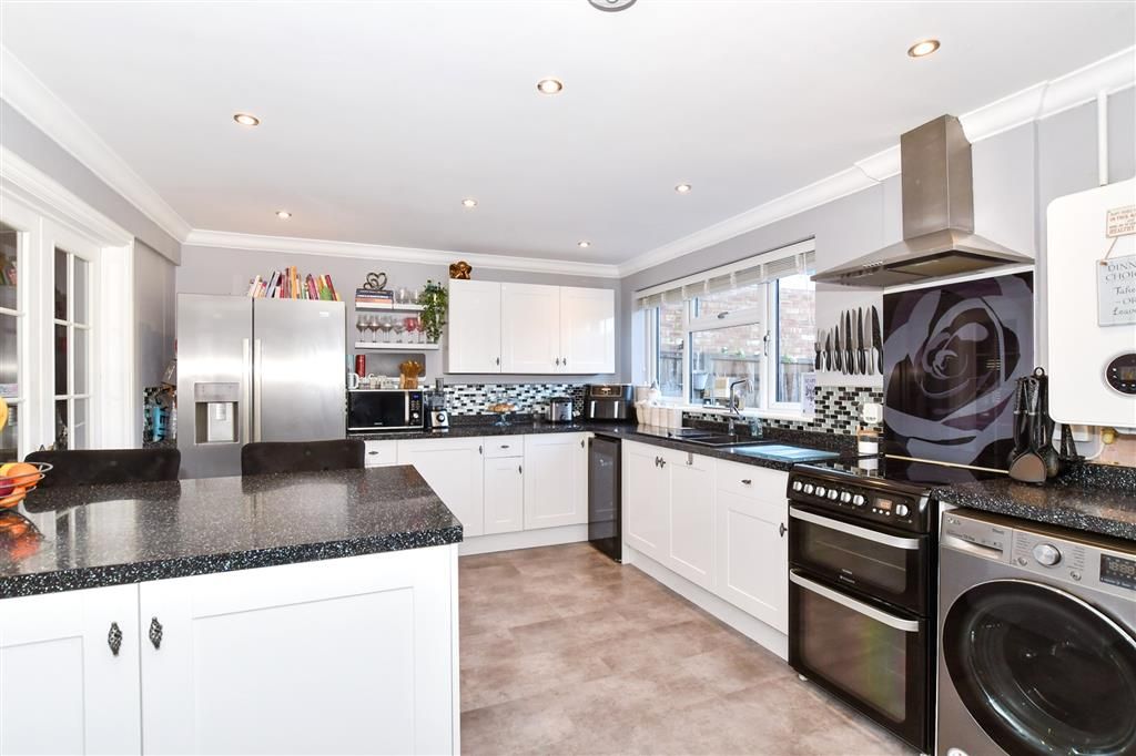 Property photo 2 of 15 Kitchen