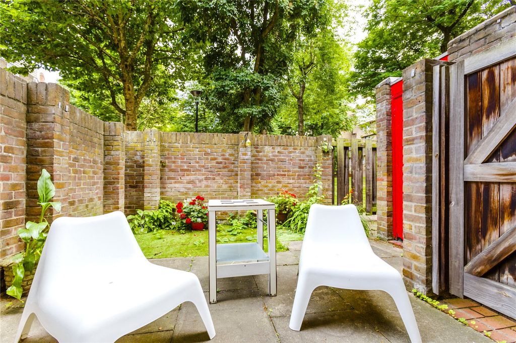 Property photo 2 of 8