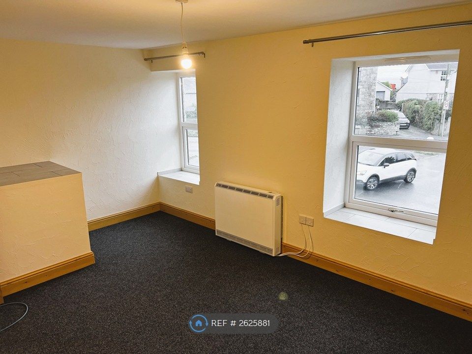 Property photo 3 of 13 Master Bedroom