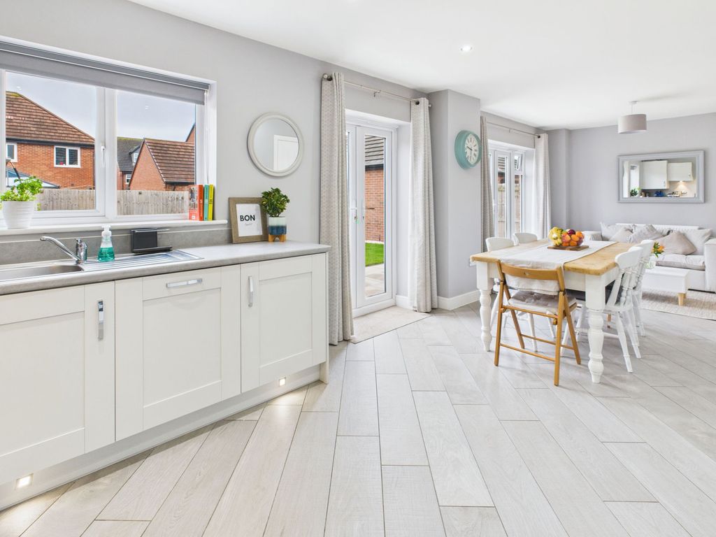 Property photo 3 of 33