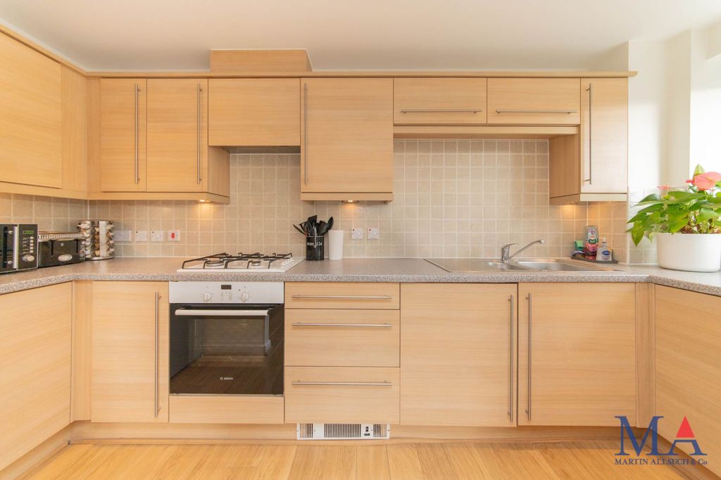 Property photo 2 of 23