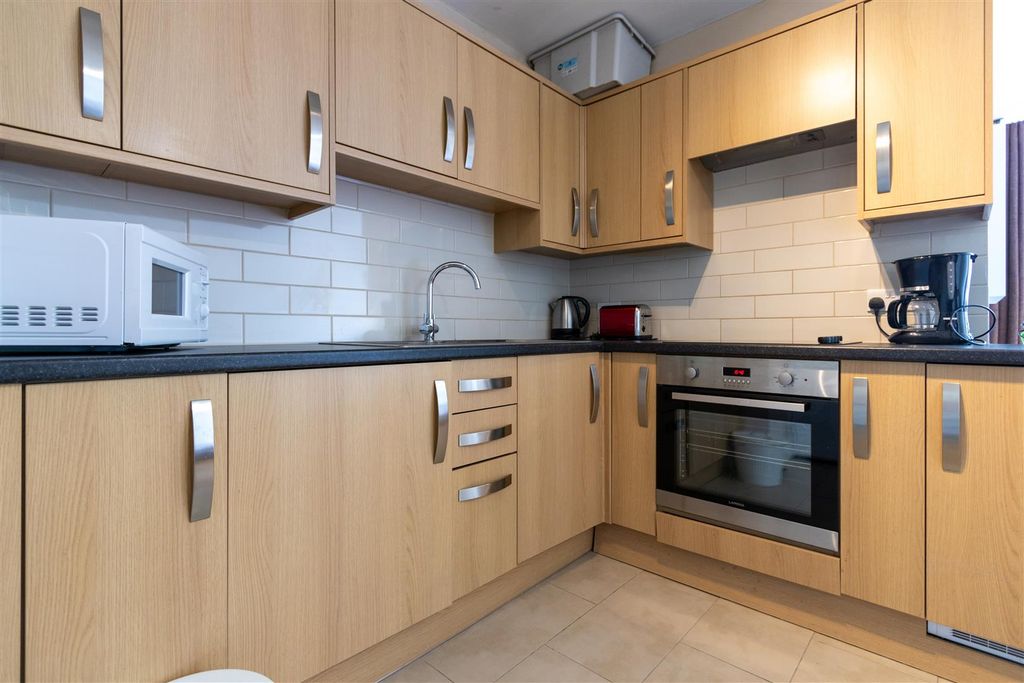 Property photo 3 of 6 Kitchen (1 Of 1).Jpg