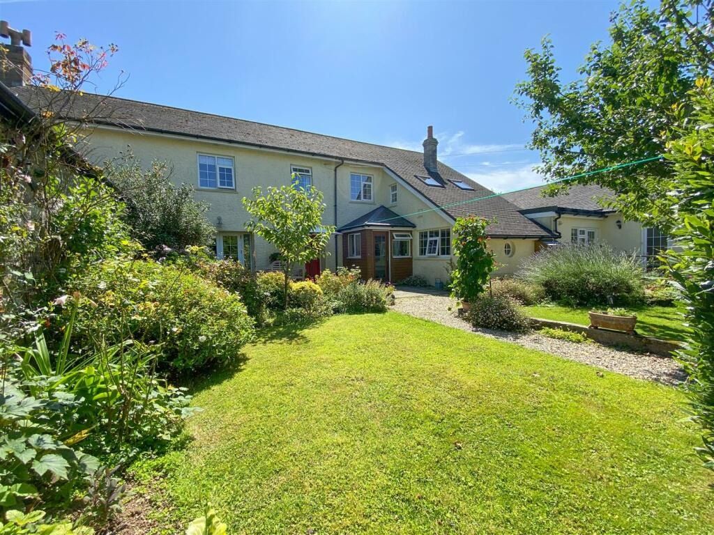 Property photo 1 of 32 4839710