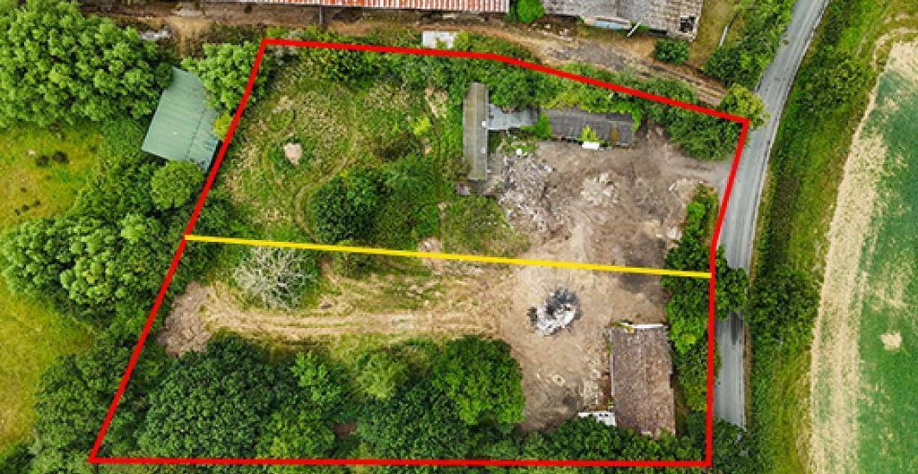 Property photo 3 of 9 Red Line Showing Title