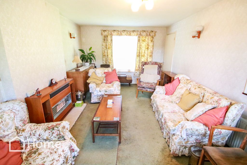 Property photo 3 of 15