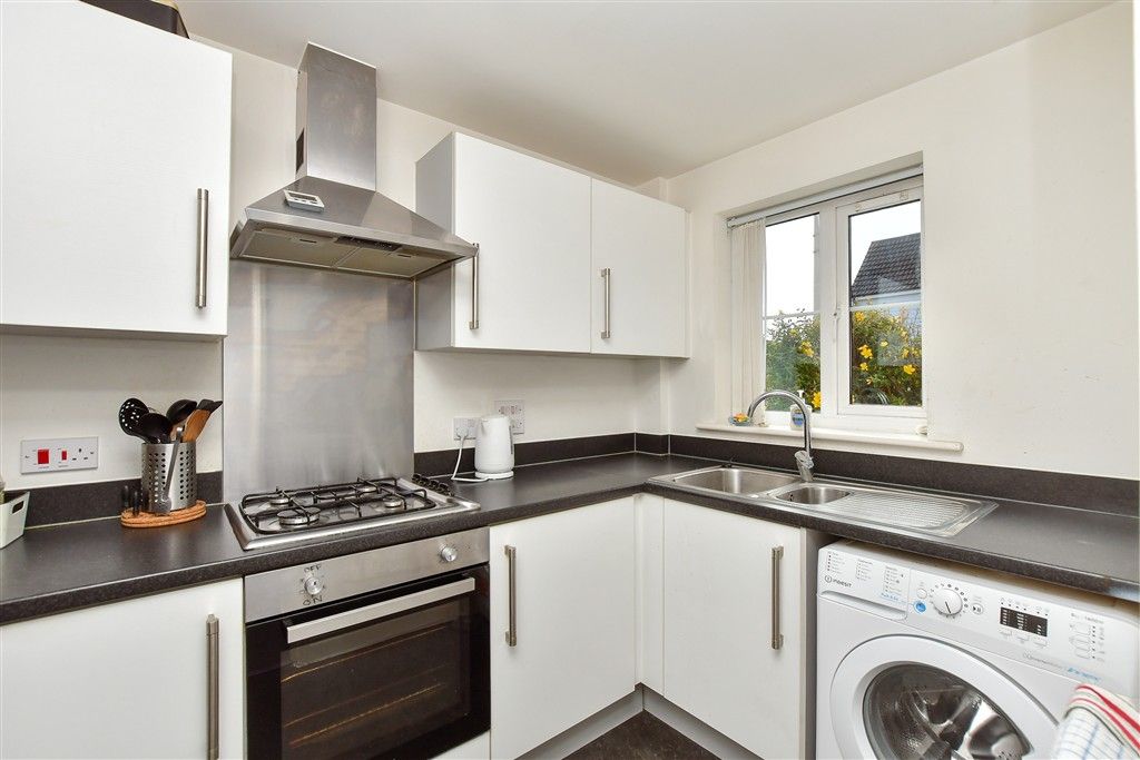 Property photo 3 of 7 Kitchen
