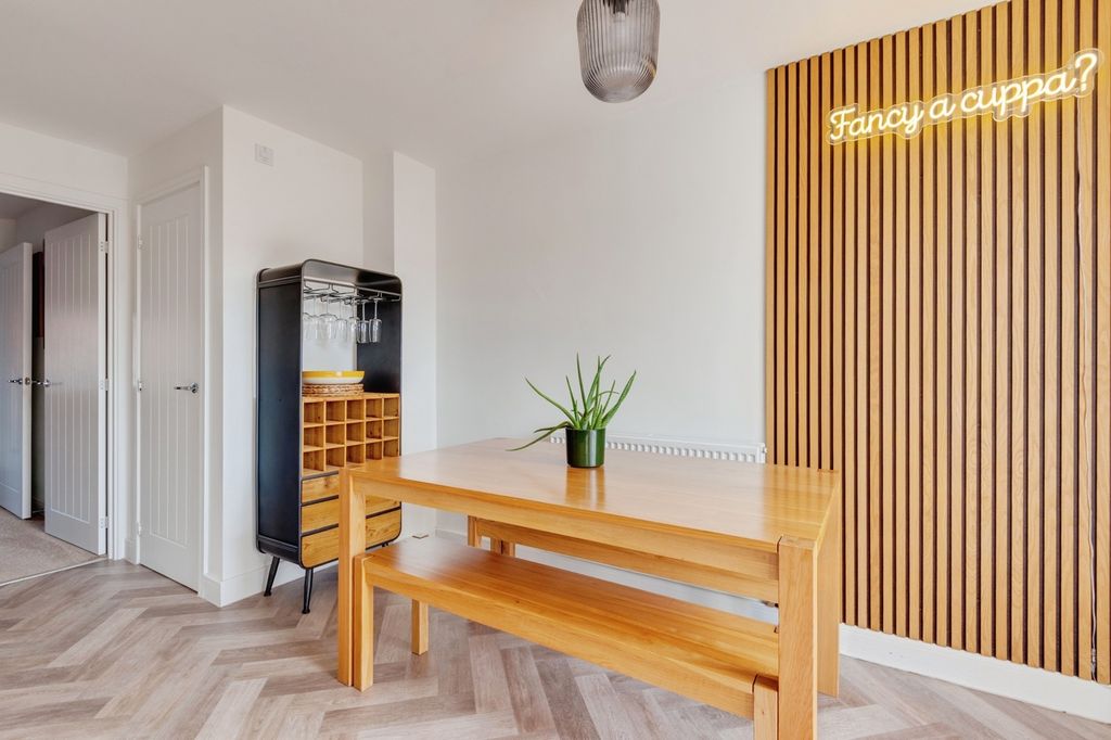 Property photo 3 of 20 Pbox-Img.Jpg