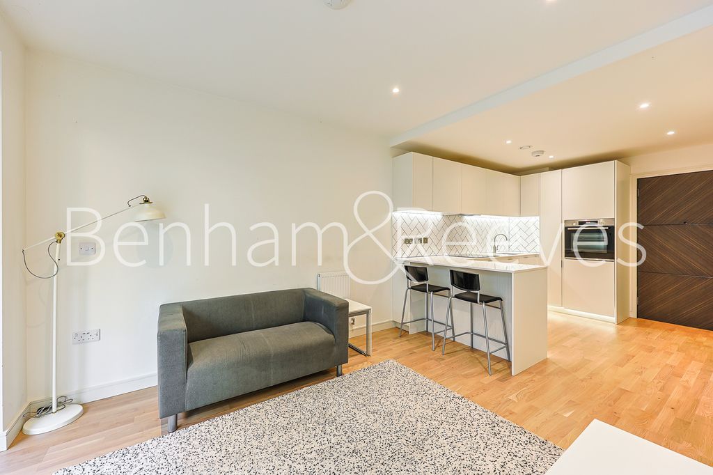 Property photo 3 of 18