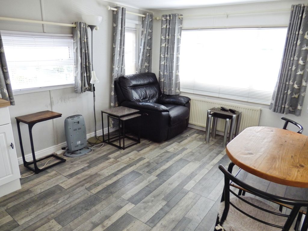 Property photo 3 of 10 Pbox-Img.Jpg