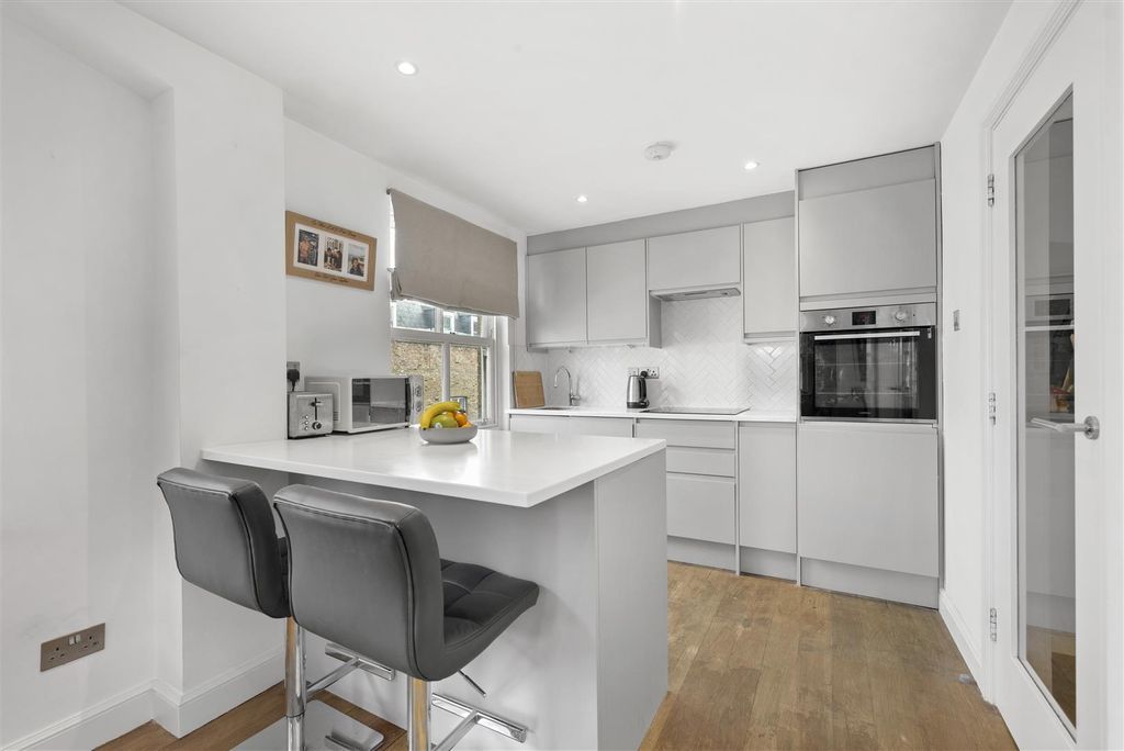 Property photo 2 of 13 Reception/Kitchen