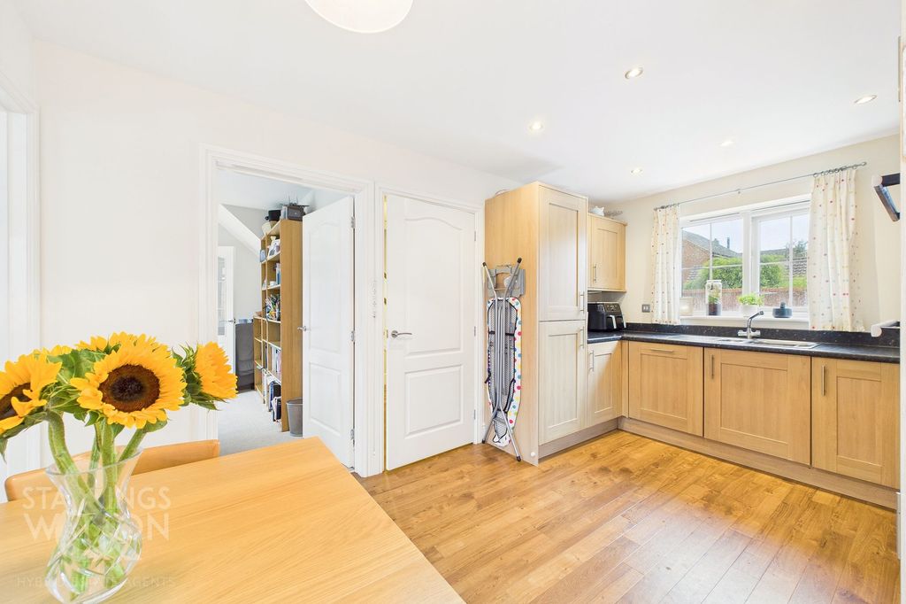 Property photo 3 of 29