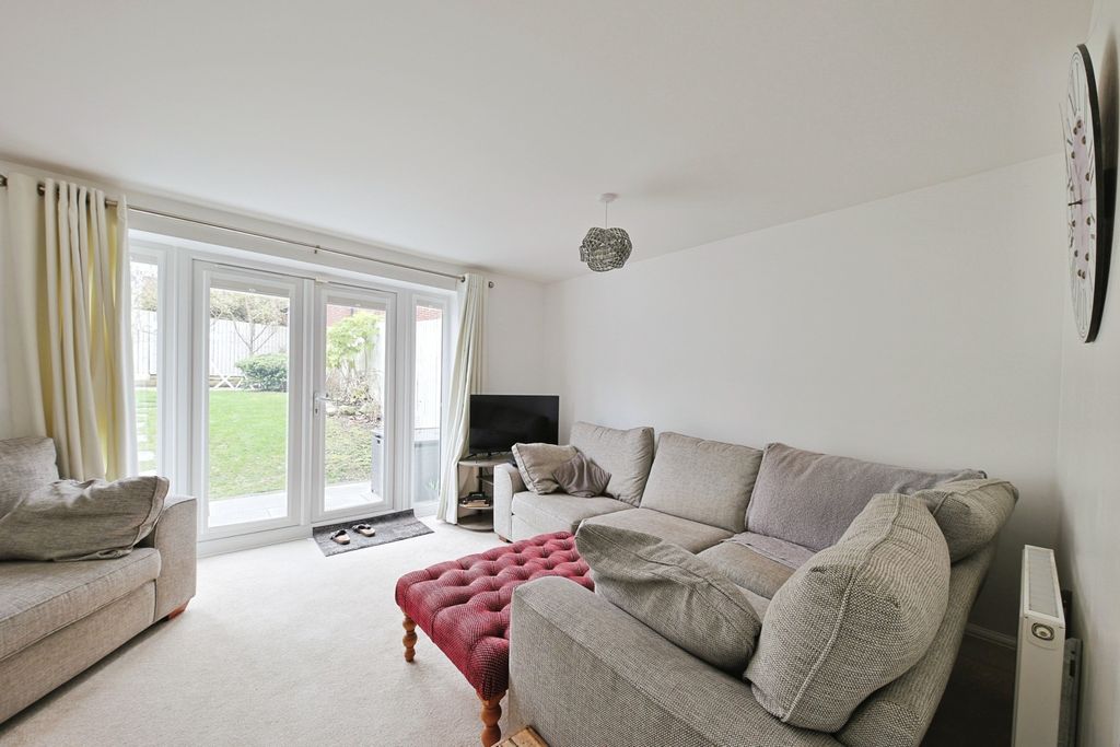 Property photo 2 of 13 5166043