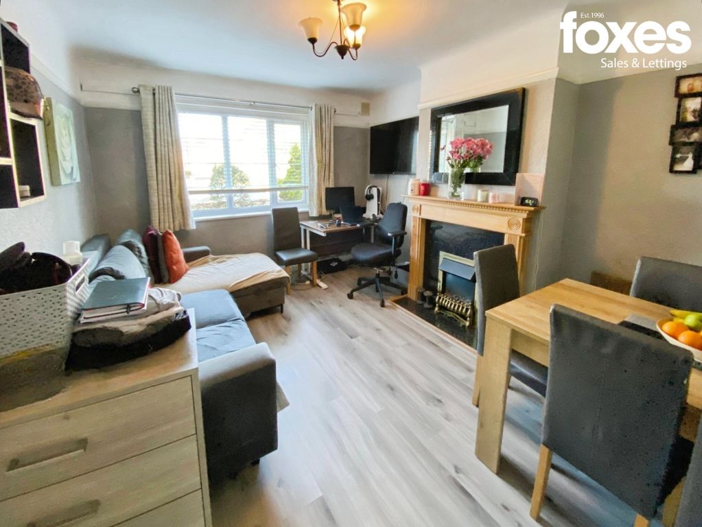 Property photo 2 of 8 4951373