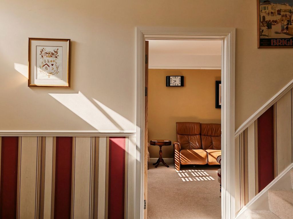 Property photo 2 of 31