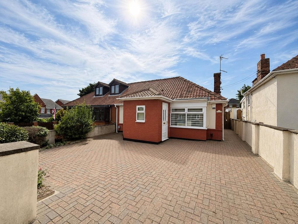 Property photo 1 of 10 Front