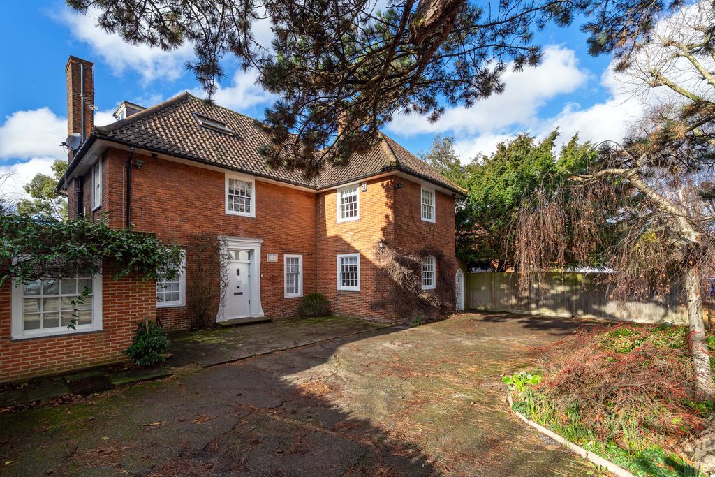 Property photo 1 of 18