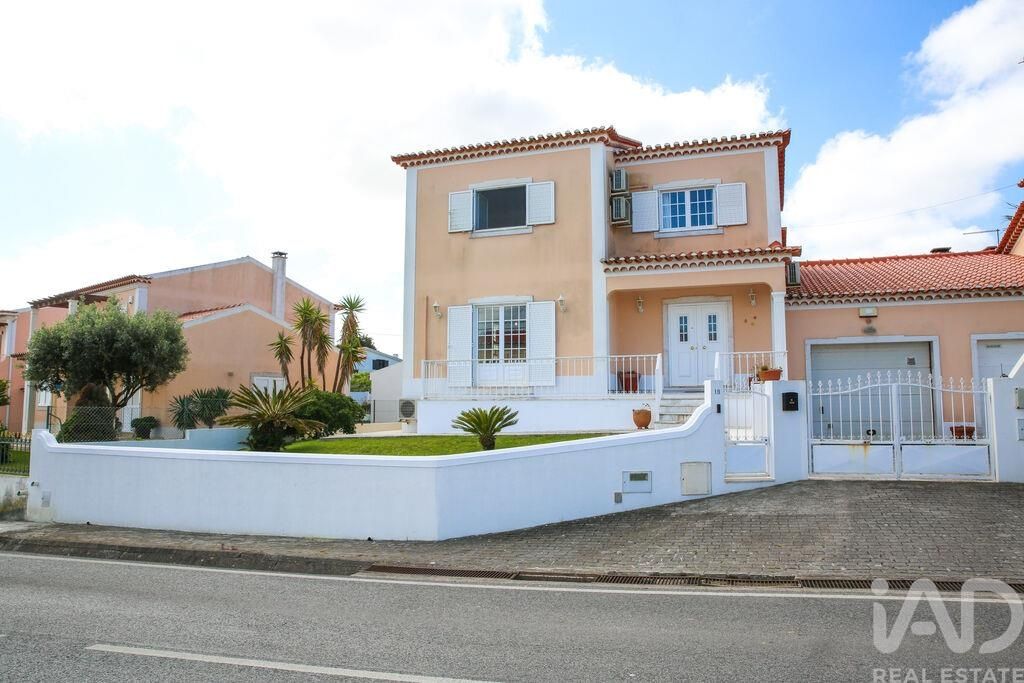 Property photo 1 of 40