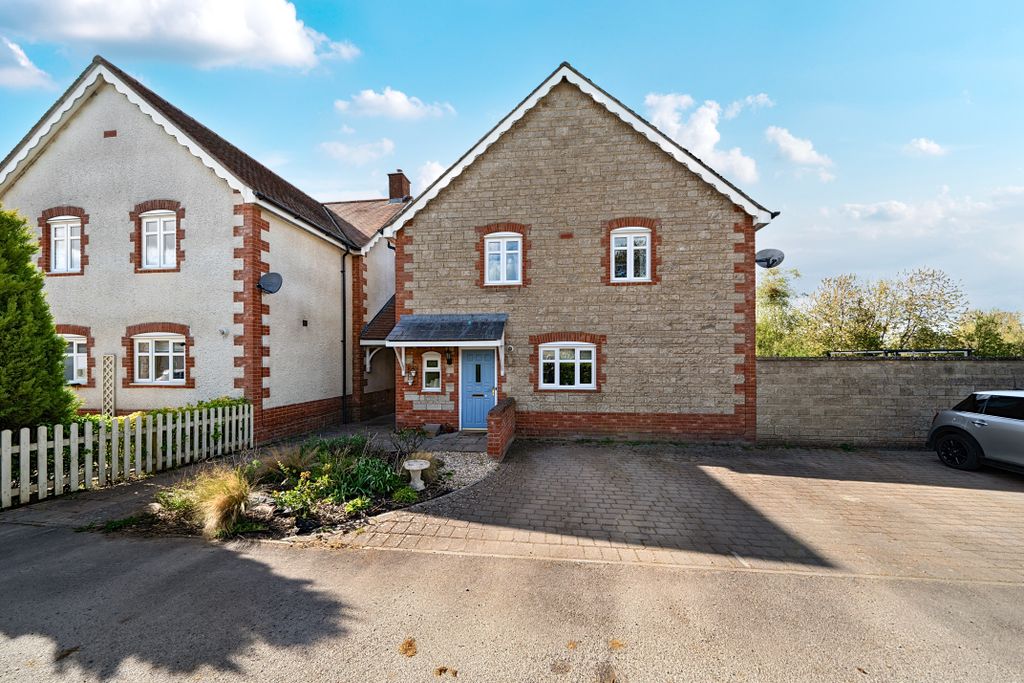 Property photo 1 of 21 12795471