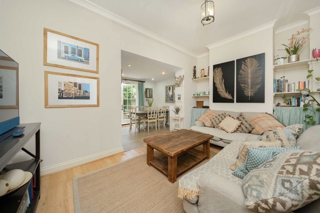 Property photo 3 of 7
