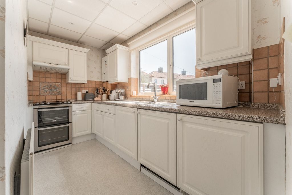 Property photo 3 of 12 5306533