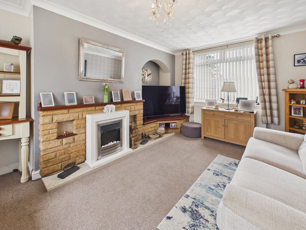 Property photo 2 of 25