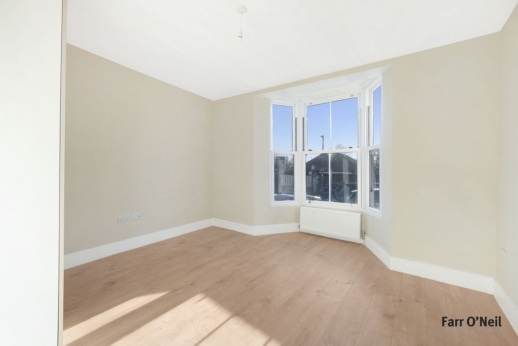 Property photo 3 of 12 Photo 1