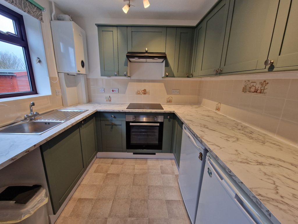 Property photo 2 of 14 Kitchen