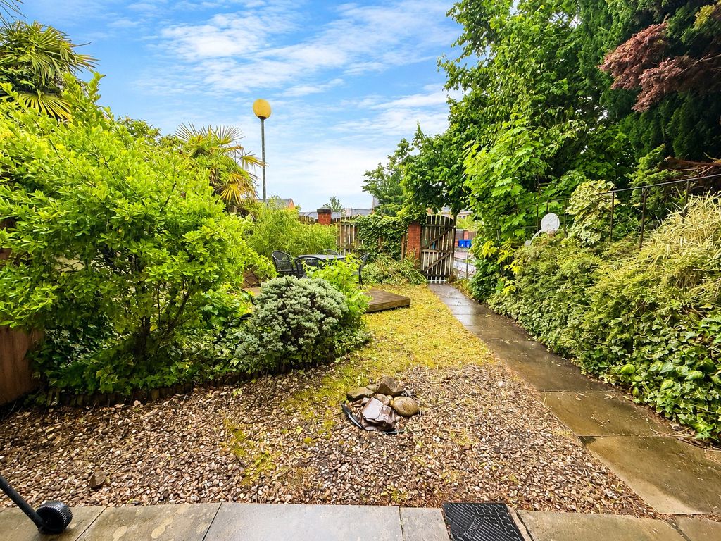 Property photo 3 of 14 Picture No. 17
