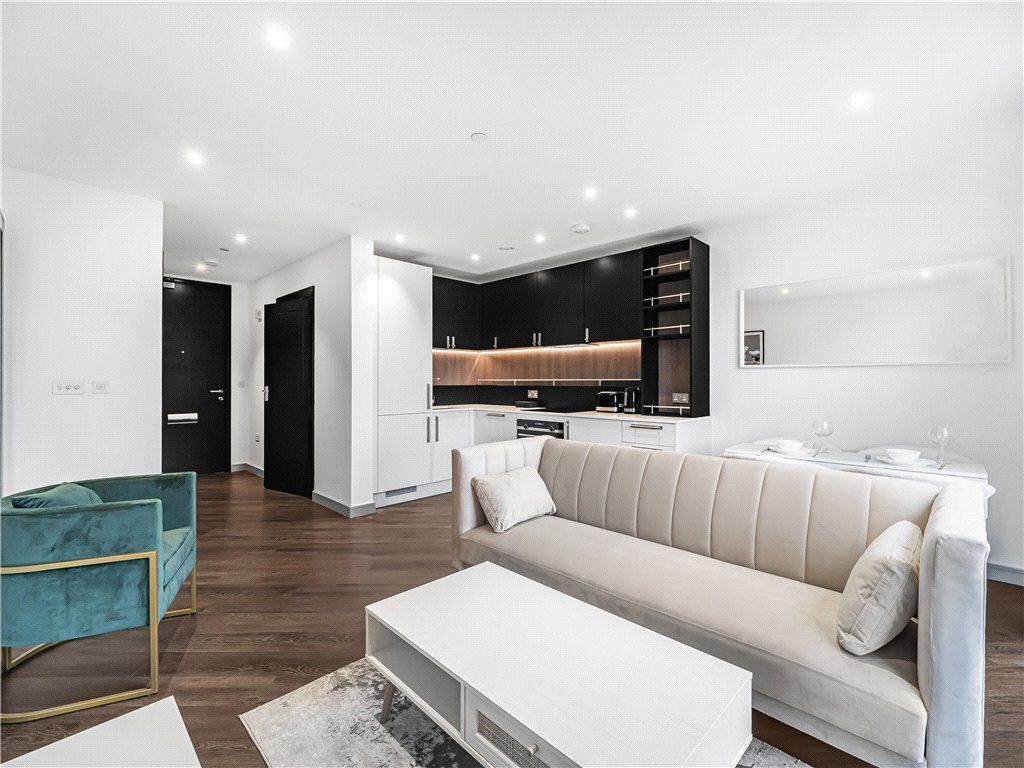 Property photo 1 of 44 Reception/Kitcen