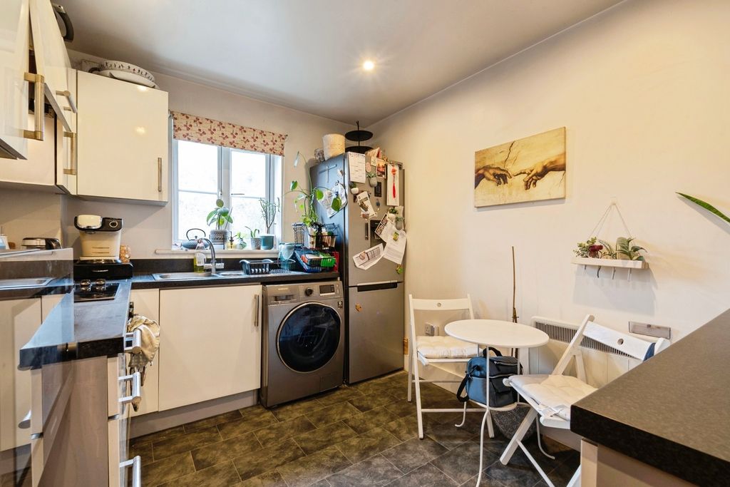 Property photo 3 of 13 Pbox-Img.Jpg