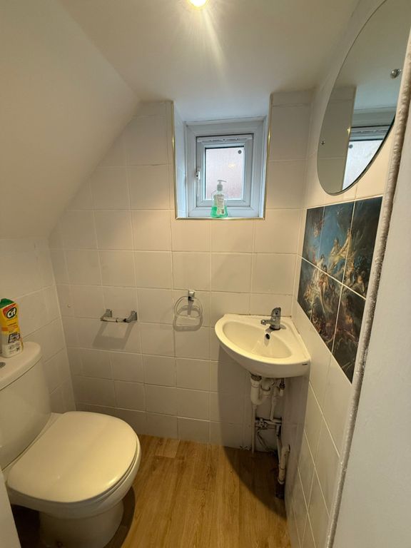 Property photo 3 of 12 41 The Chase 4