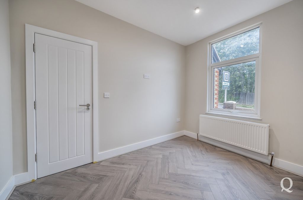 Property photo 2 of 16 c1A91479-cc39-4A9...