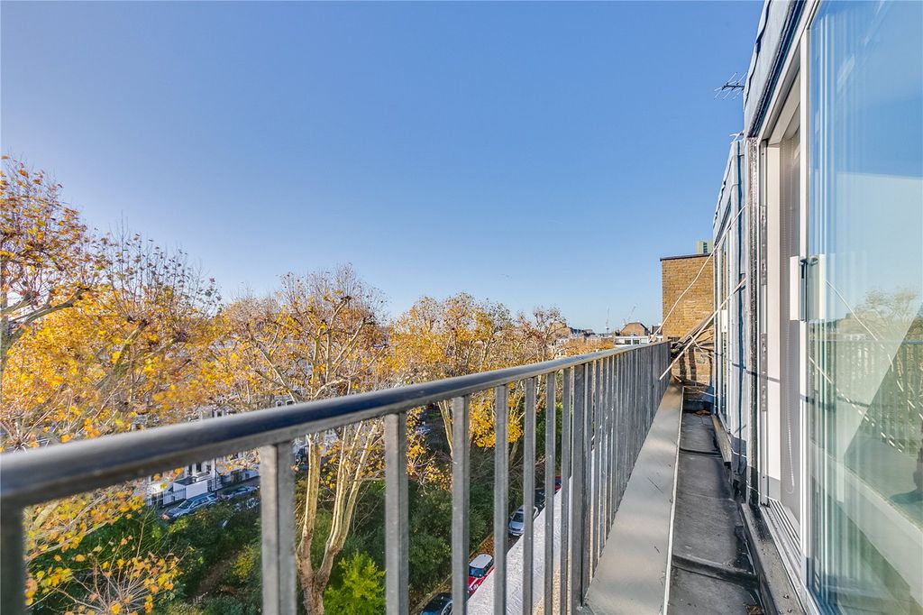 Property photo 3 of 6