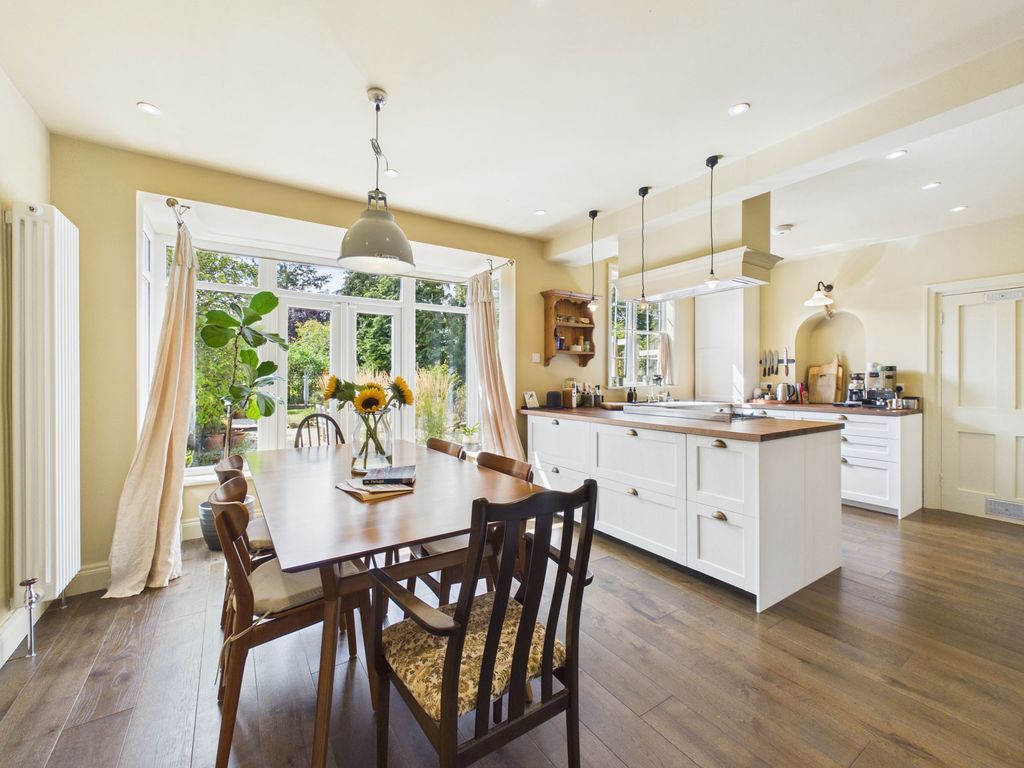 Property photo 3 of 21 Dining Kitchen