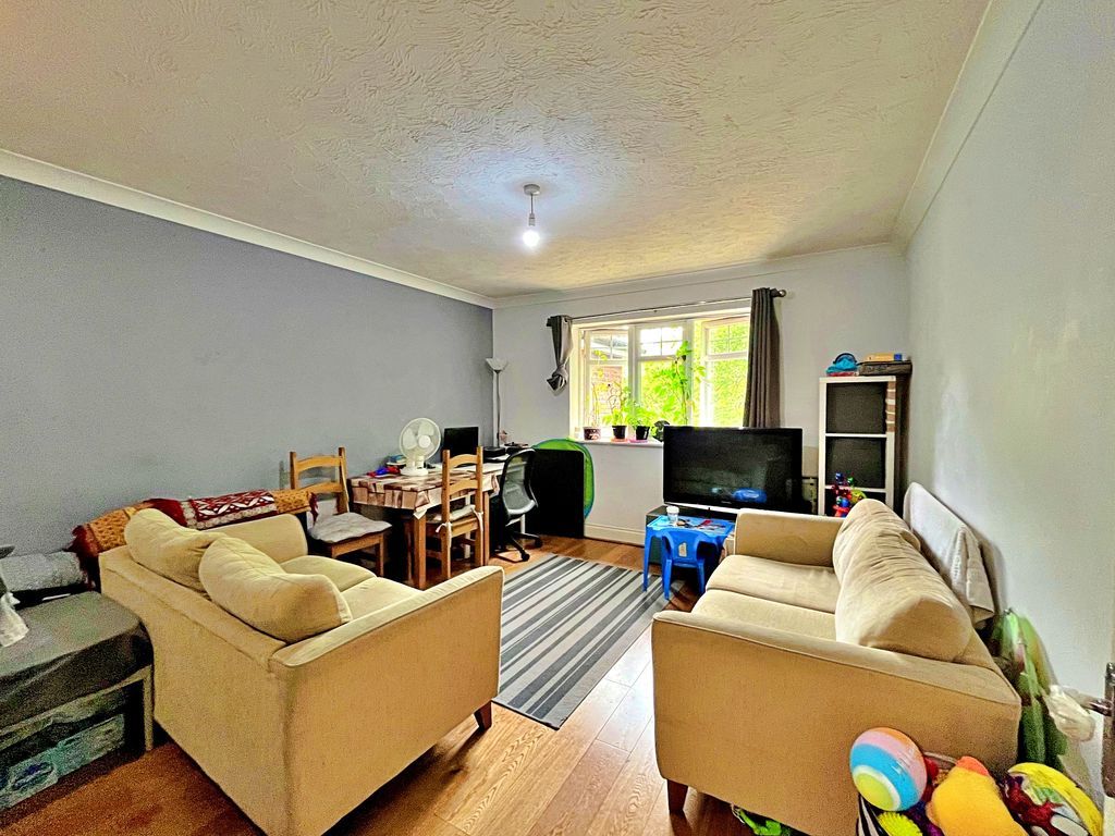 Property photo 3 of 10 Photo 11
