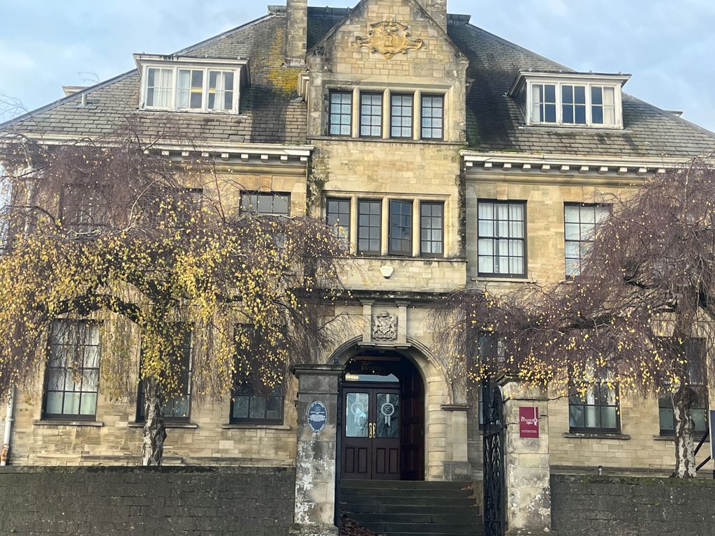 Property photo 1 of 6