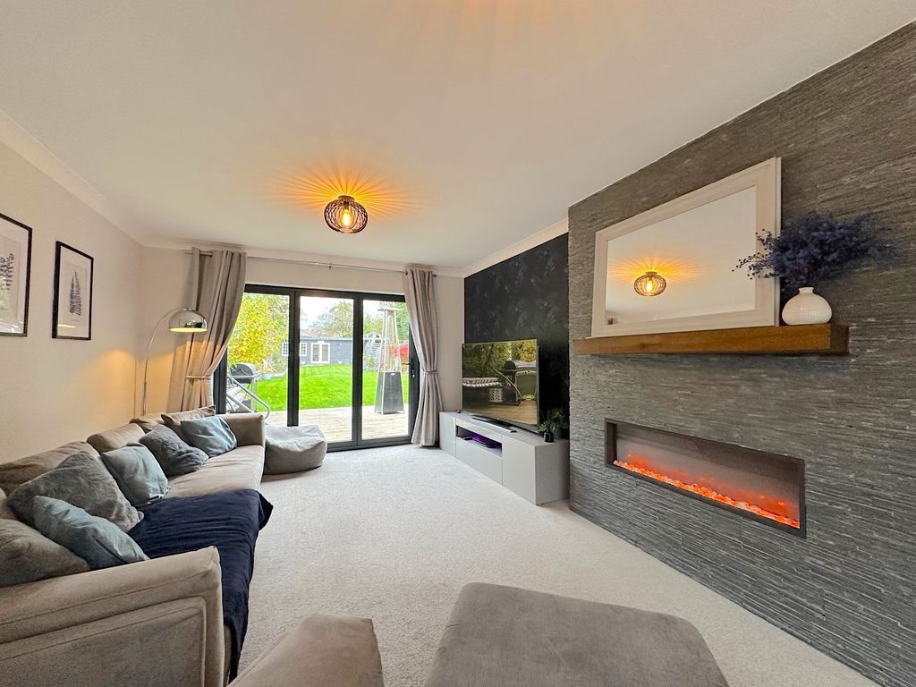 Property photo 3 of 37