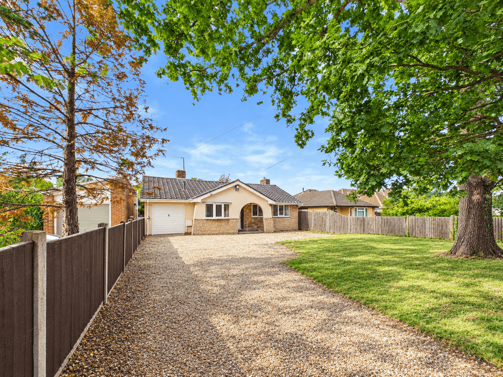 Property photo 1 of 14 A Three Bed Detached Bungalow For Sale In The Heart Of Burridge