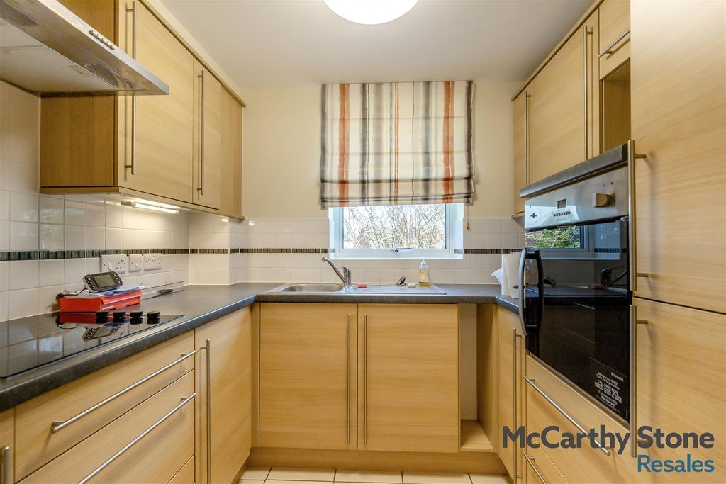 Additional image 5 of 2 bed flat for saleWestonia Court, Wellingborough Road, Northampton NN3