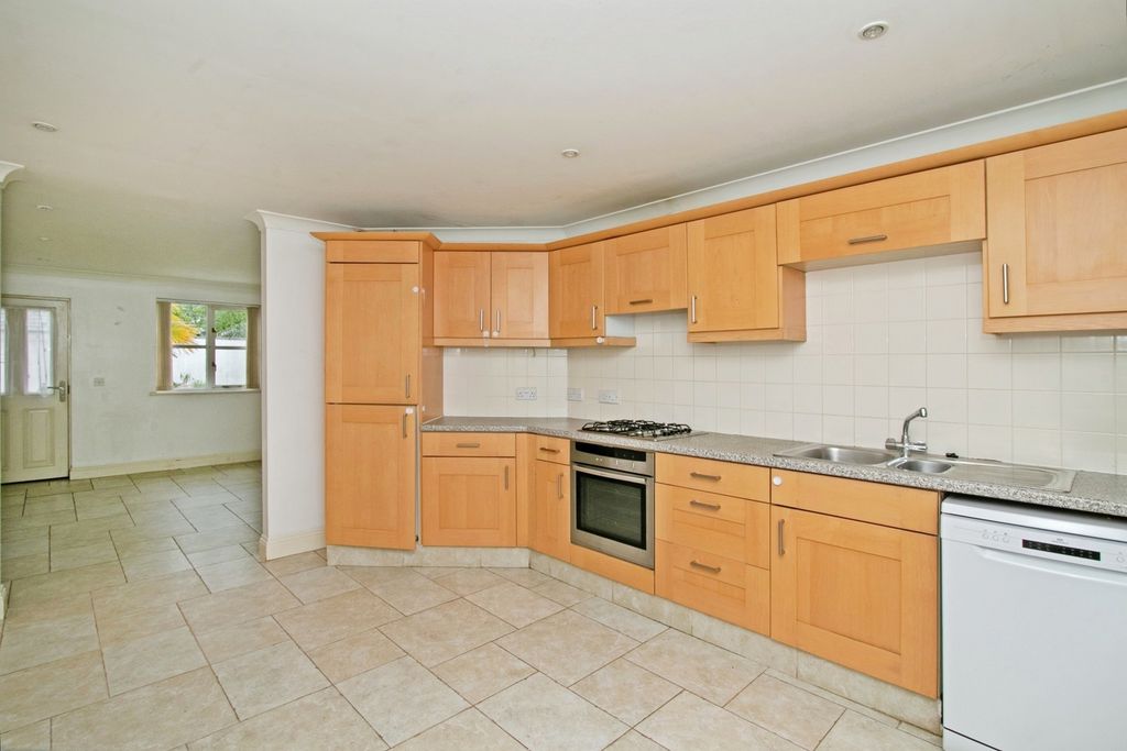 Property photo 3 of 17 Photo