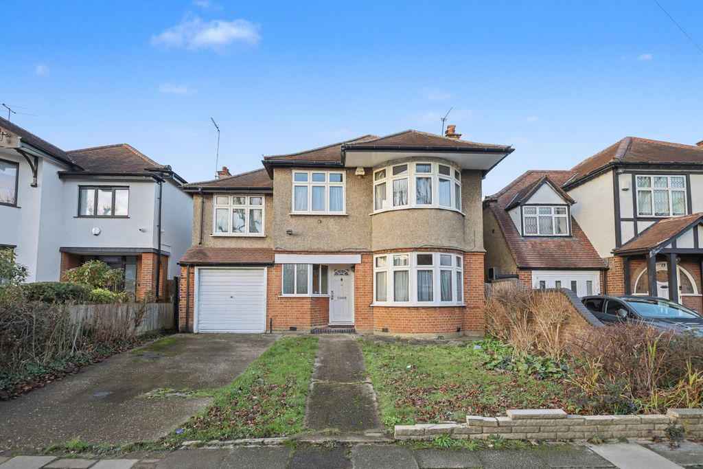 Property photo 1 of 26 11 Church Crescent, London N20 0Jr