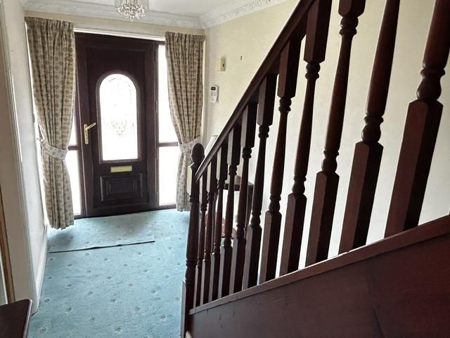 Property photo 2 of 16 Entrance Hallway