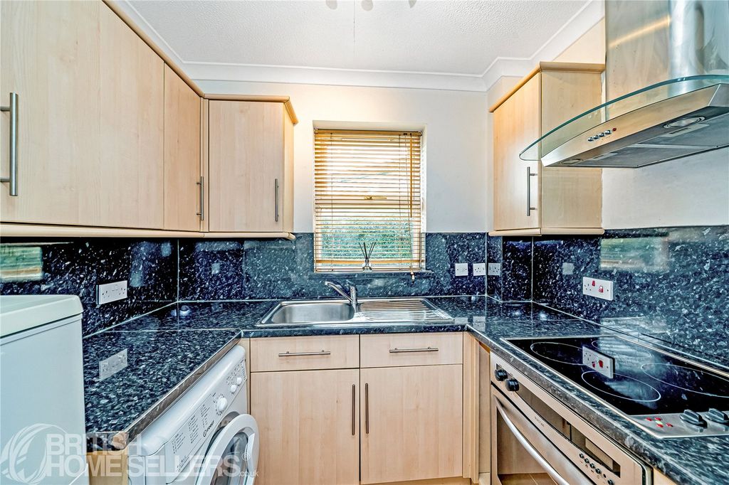 Property photo 2 of 14 Picture No. 25