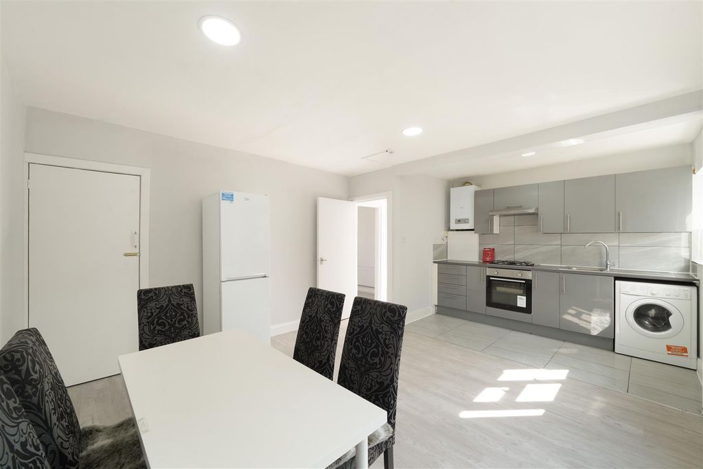 Property photo 1 of 15 Kitchen/Diner