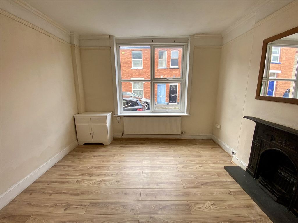 Property photo 2 of 19 Picture No. 05