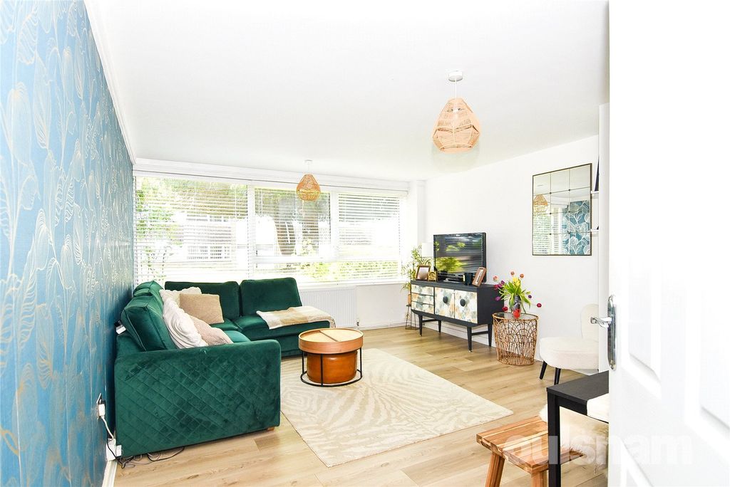 Property photo 3 of 21 Picture No. 11