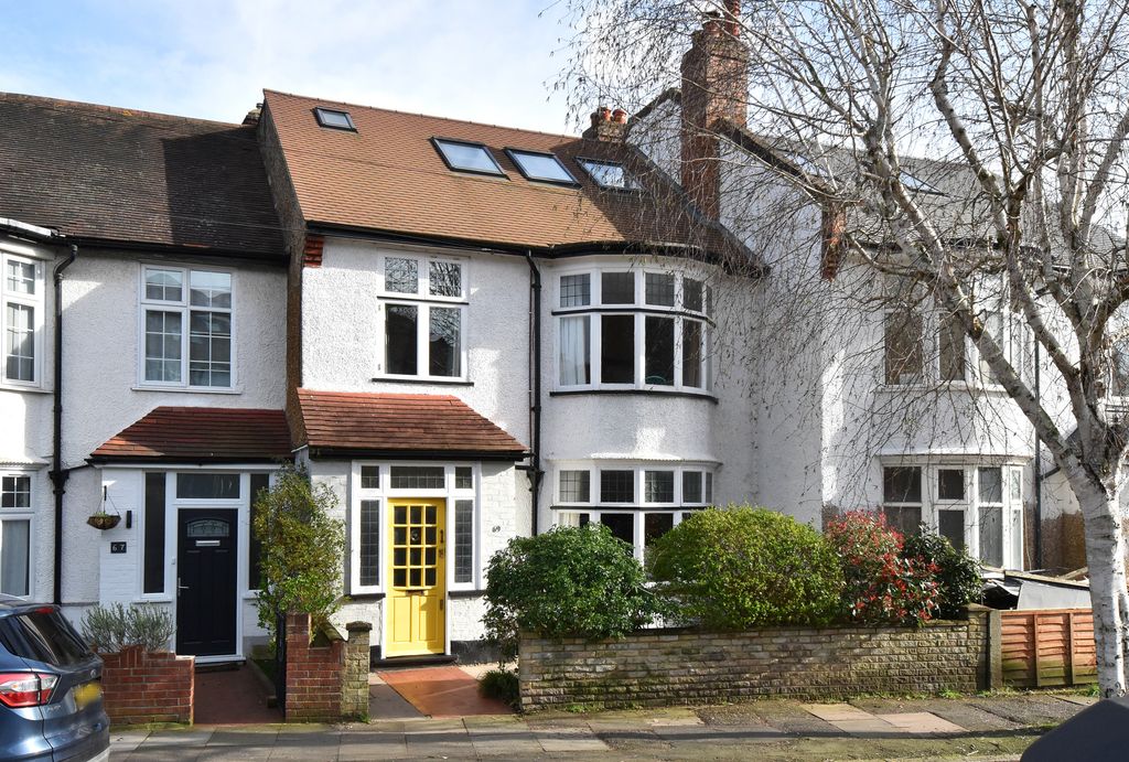 Property photo 1 of 32