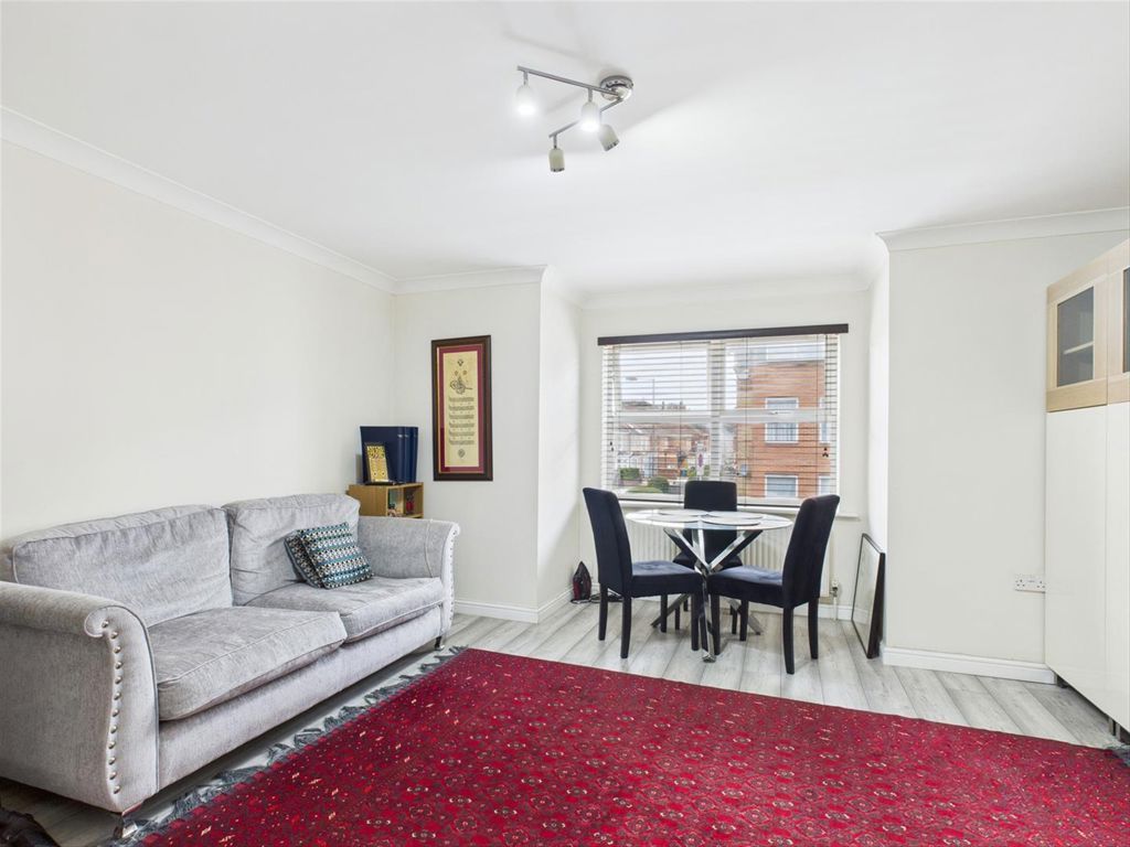 Property photo 2 of 5