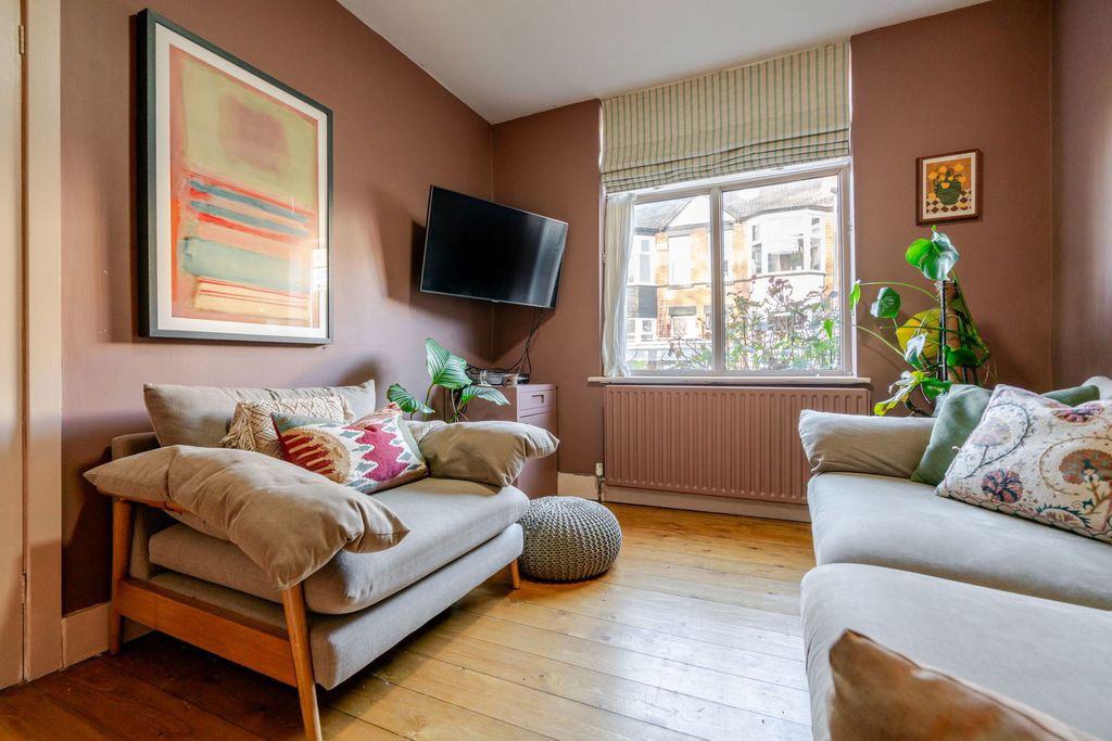 Property photo 3 of 37